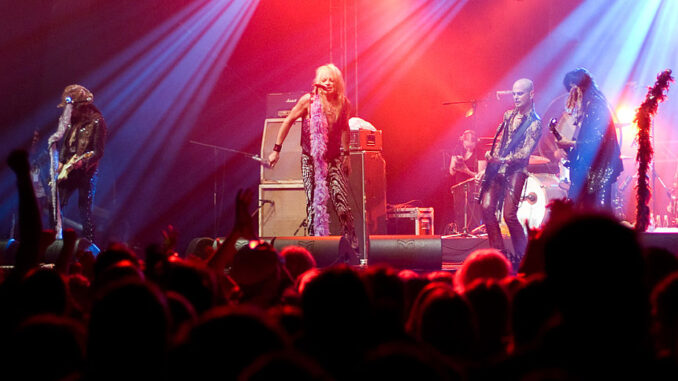 960px-Hanoi_Rocks_-_Ilosaarirock_2008